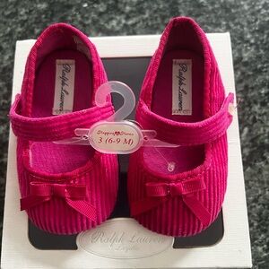 Ralph Lauren
Girls' Ballet Flats - 6-9 months.
